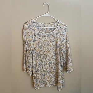 Floral blouse with lace detail